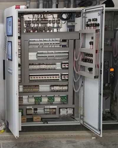 use-of-nut-bolt-screw-electrical-panels